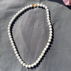 JEWELRY - 11in MONET white lucite textured round bead necklace, push clasp
